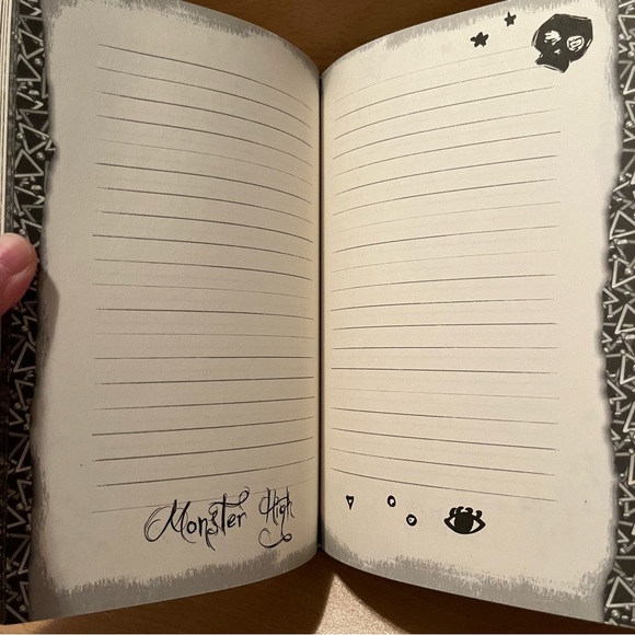 NWT First Edition HC Book Monster High Diaries Cleo’s Creeperific Mummy Makeover - Picture 5 of 7